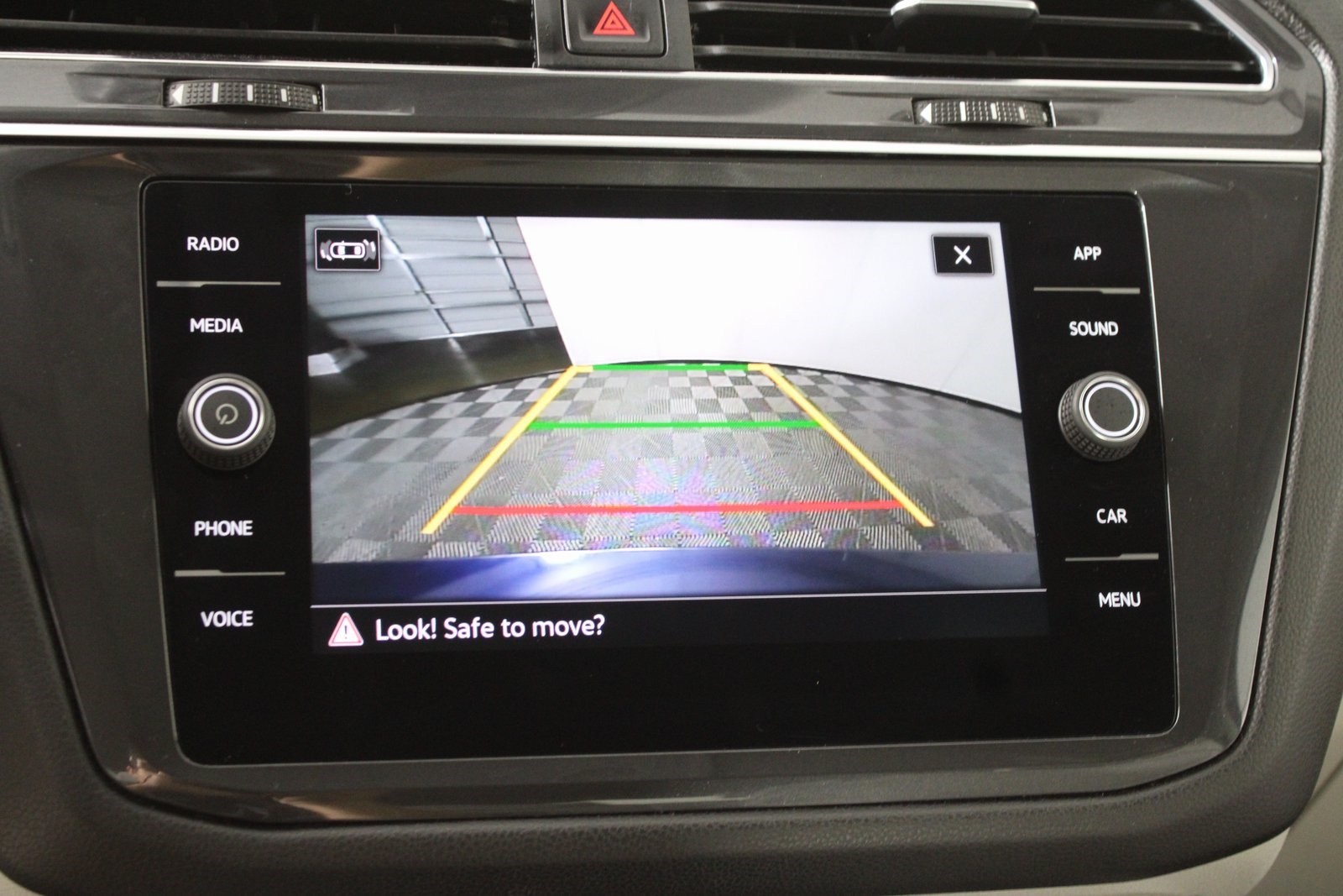 2023 Volkswagen Tiguan SE photo 17