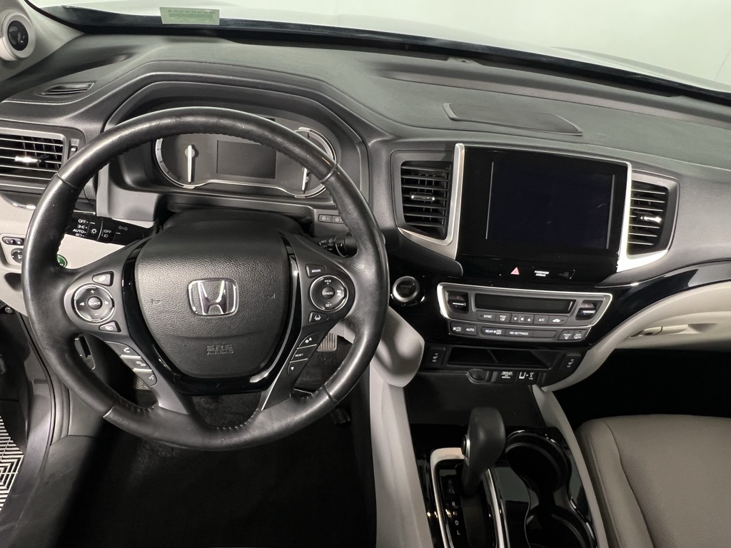 2019 Honda Ridgeline RTL-E photo 10