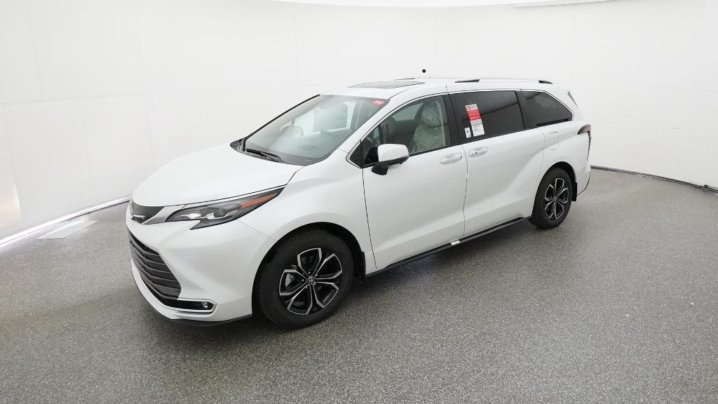 2026 Toyota Sienna Platinum's photo