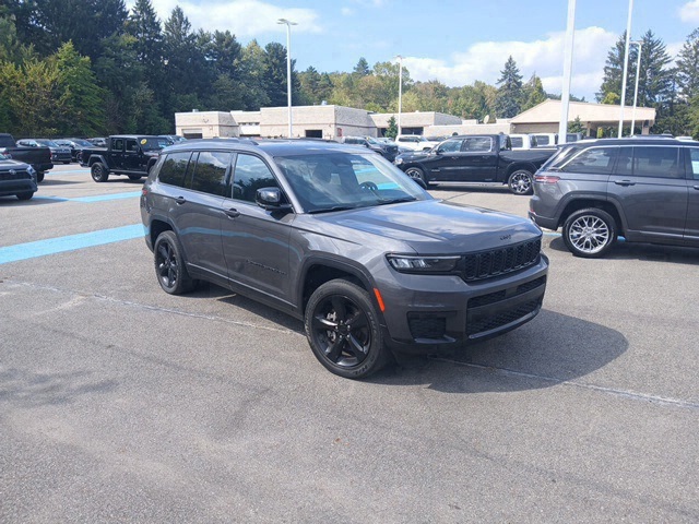 2023 Jeep Grand Cherokee Altitude photo 6
