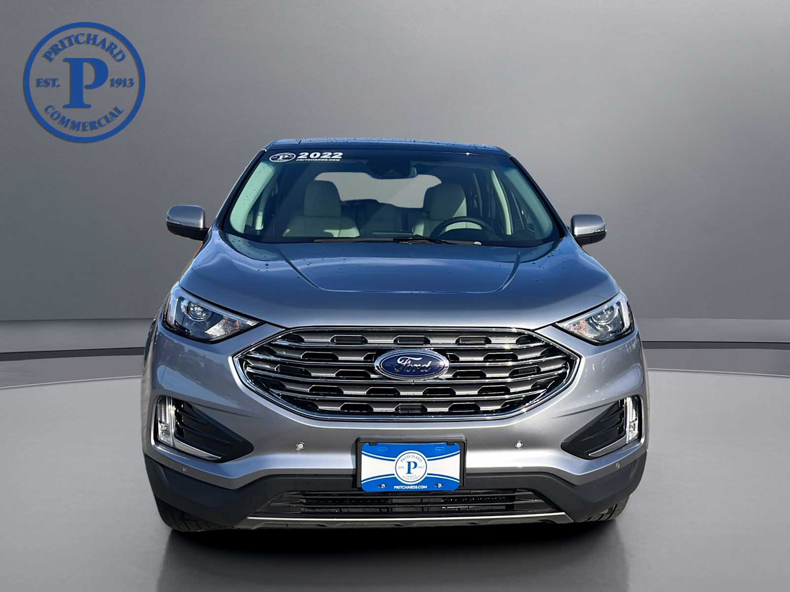 2022 Ford Edge Titanium photo 2