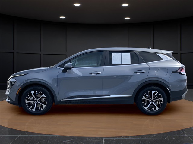 2023 Kia Sportage EX photo 2