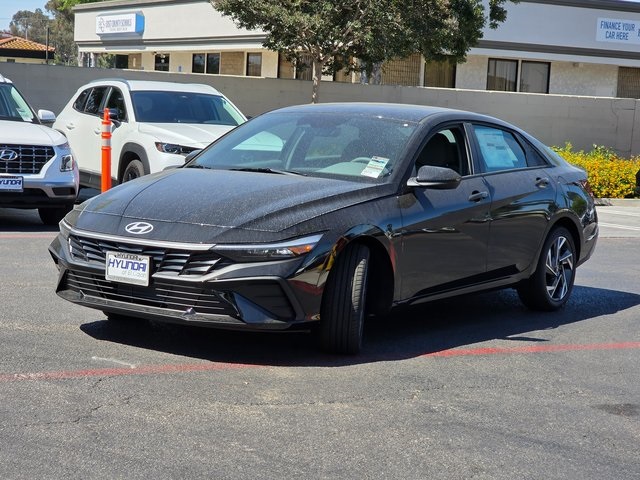 2025 Hyundai Elantra SEL Sport photo 4