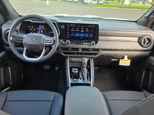 2026 Chevrolet Colorado Trail Boss photo 2