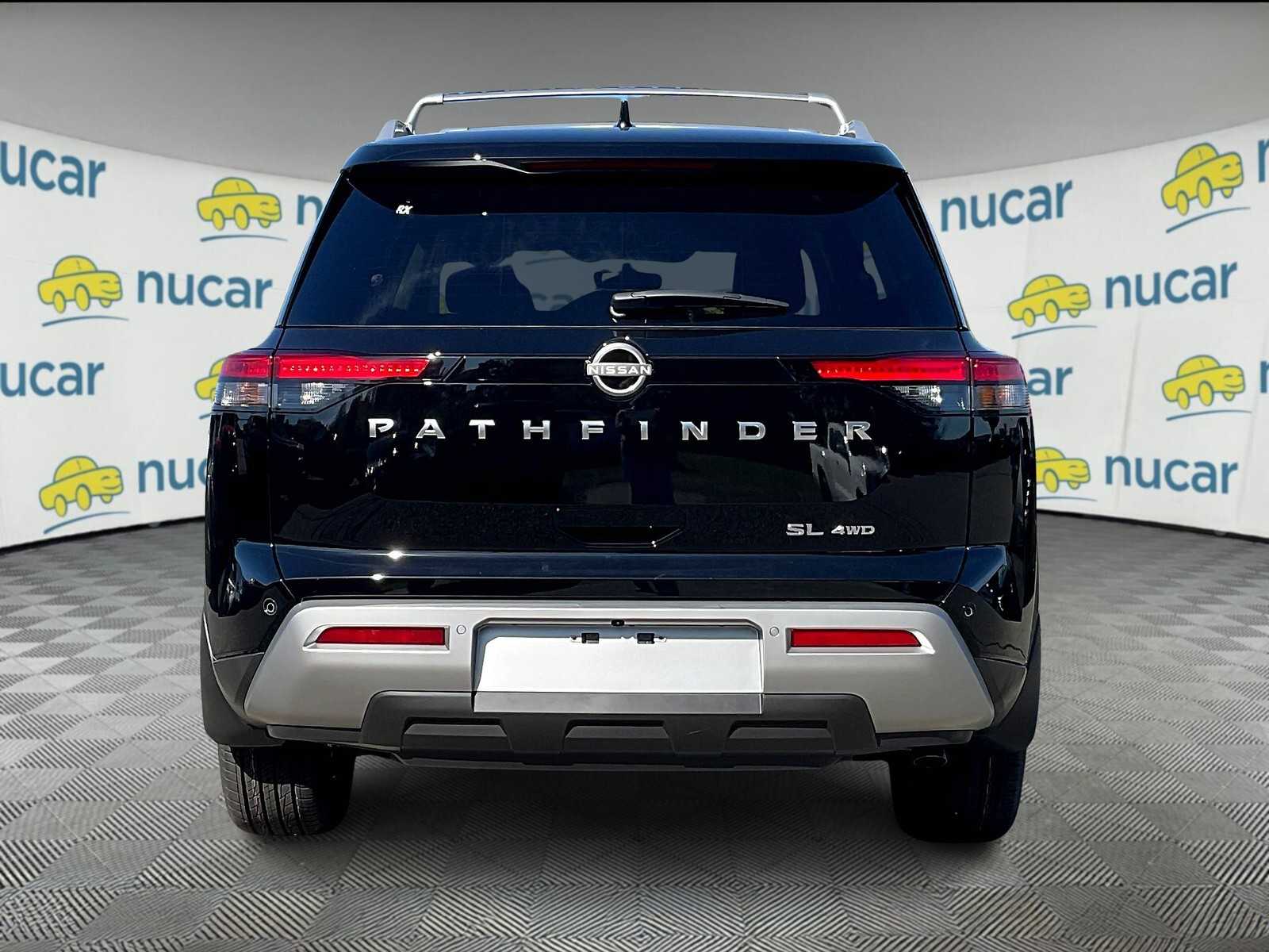 2025 Nissan Pathfinder SL photo 4
