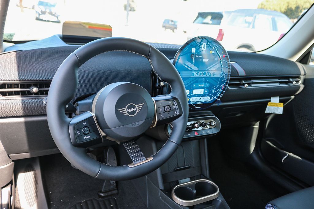 2025 Mini Cooper Hardtop 2 Door Signature photo 3