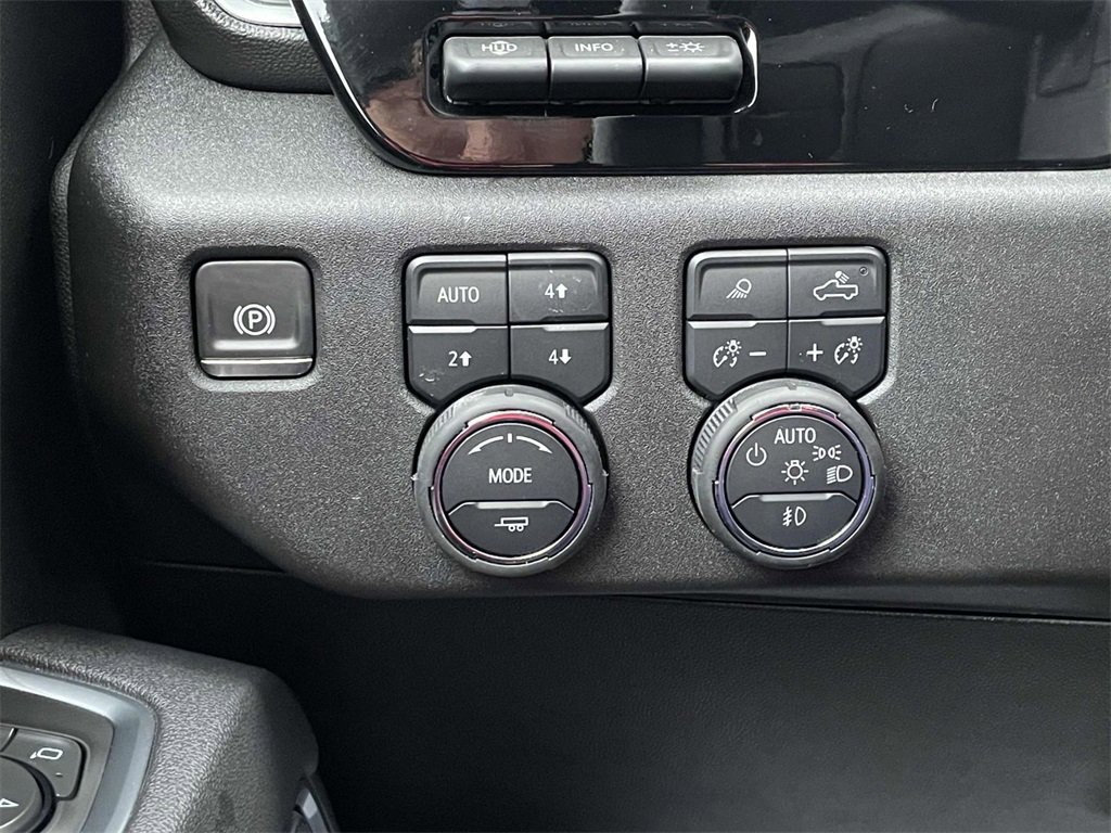 2025 Chevrolet Silverado 2500HD High Country photo 19