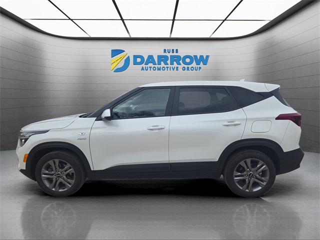 2023 Kia Seltos LX photo 2