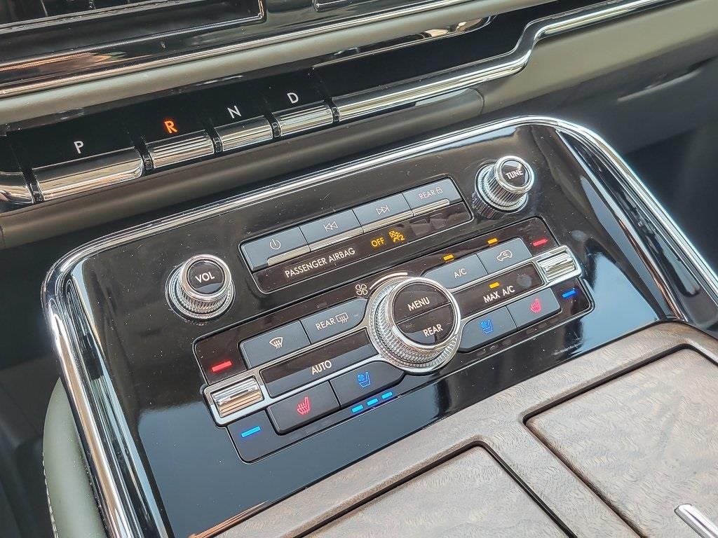 2022 Lincoln Navigator Black Label photo 15