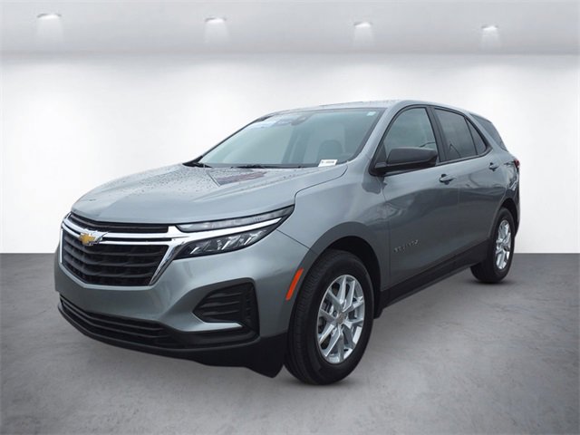 2024 Chevrolet Equinox LS's photo
