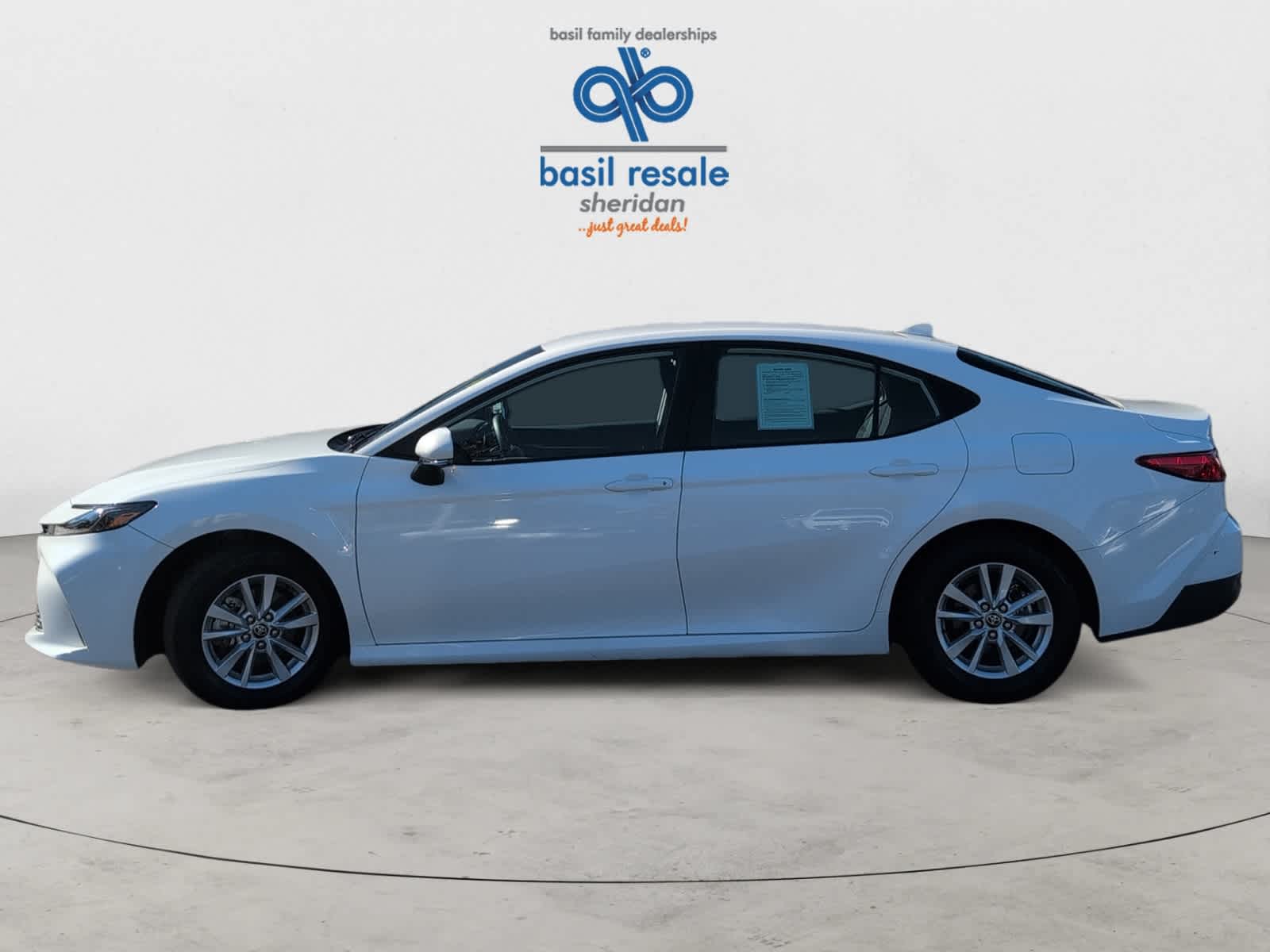 2025 Toyota Camry LE photo 3