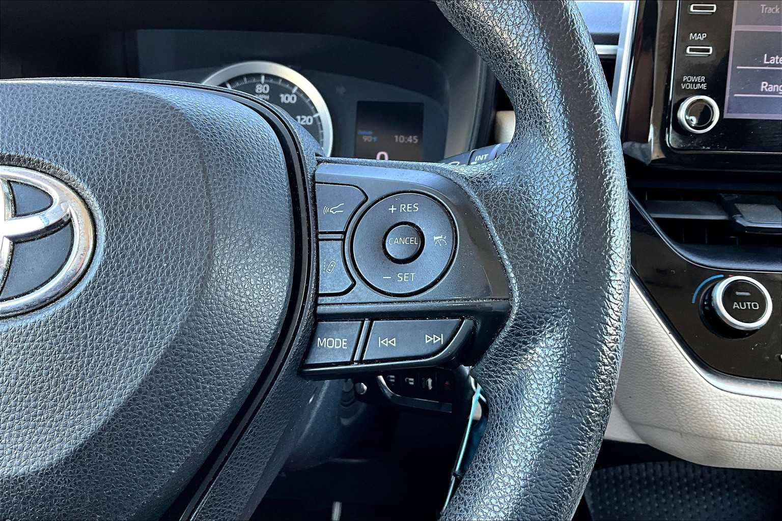 2020 Toyota Corolla LE photo 22