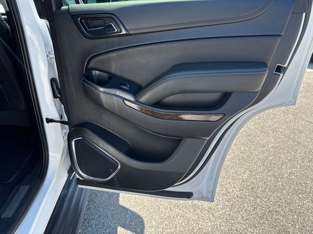 2019 Chevrolet Tahoe LT photo 16