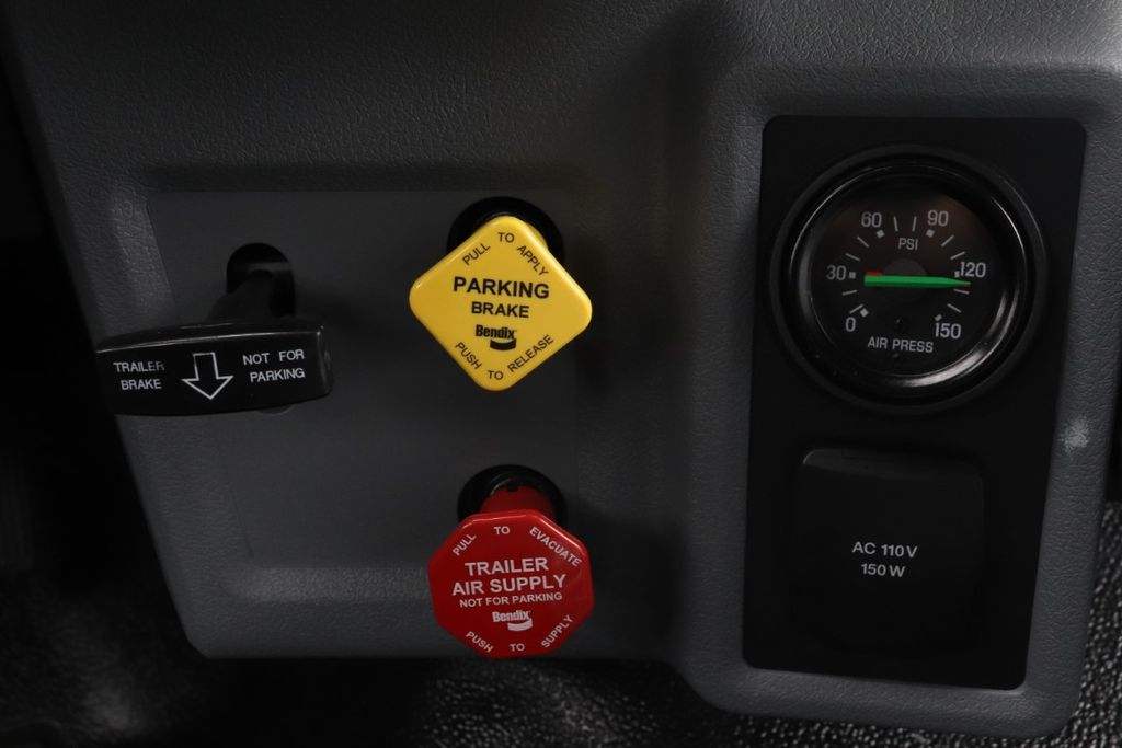 2025 Ford F-750 photo 11