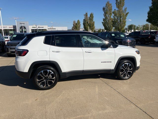 2022 Jeep Compass Limited photo 4