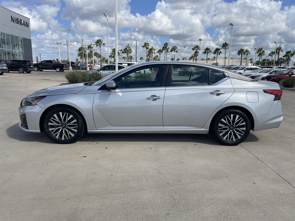 2023 Nissan Altima 2.5 SV photo 3
