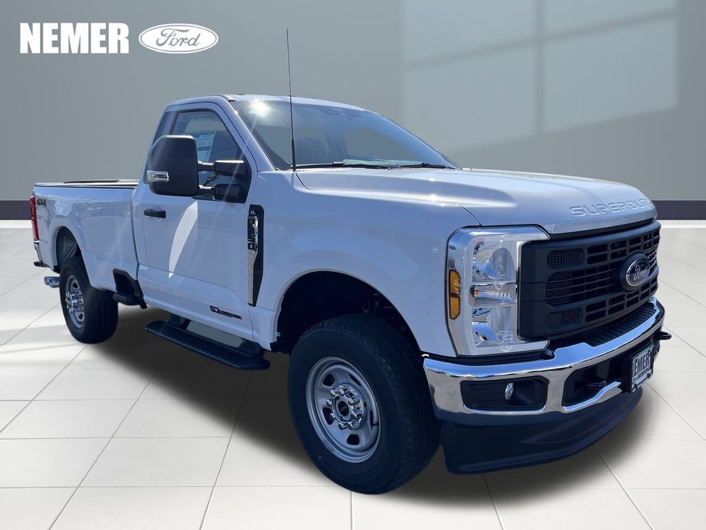 2026 Ford F-350 Super Duty XL's photo