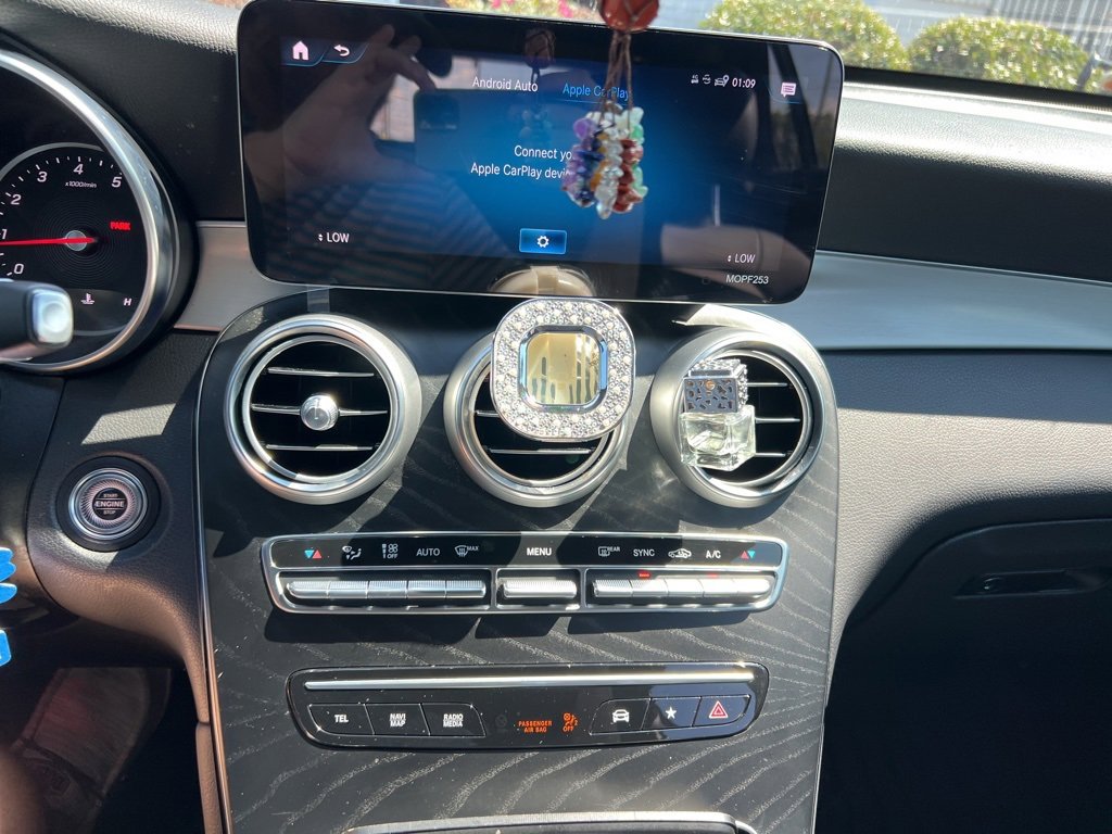 2021 Mercedes Benz GLC 300 photo 9