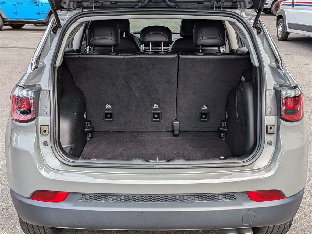 2022 Jeep Compass Limited photo 5