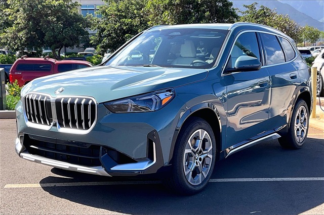 2026 BMW X1 28i's photo