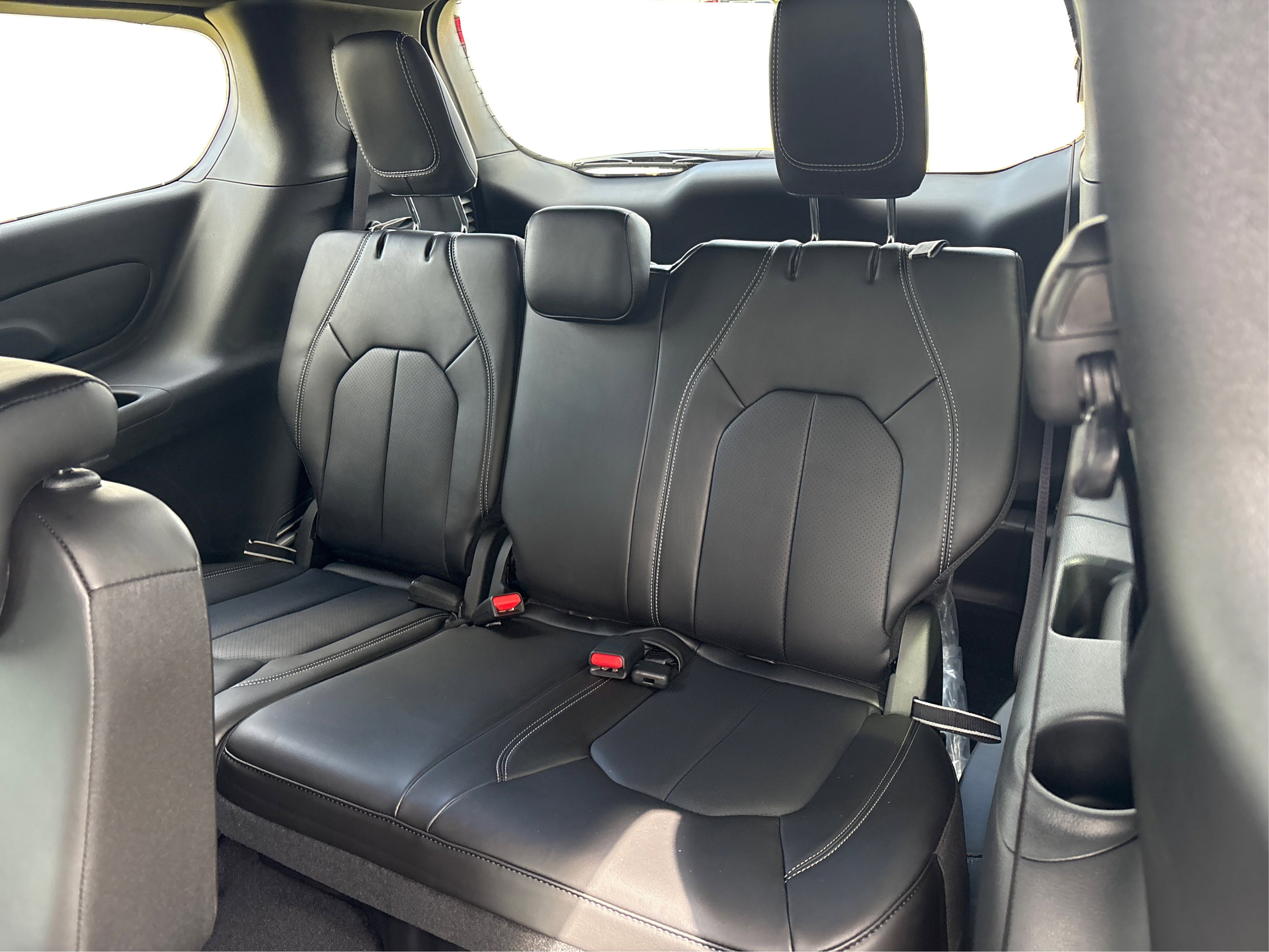 2026 Chrysler Pacifica photo 24
