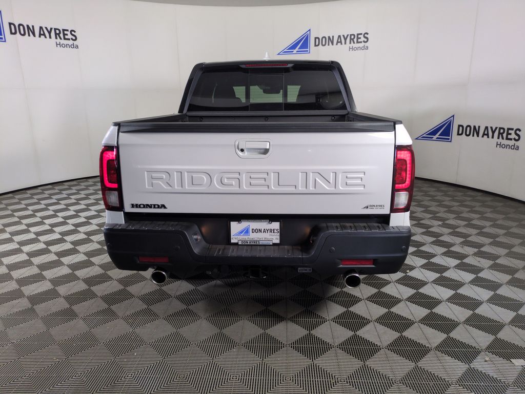 2026 Honda Ridgeline Black Edition photo 3