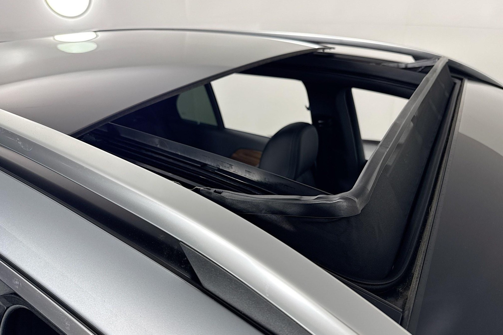 2025 Mercedes Benz GLE 450e photo 19