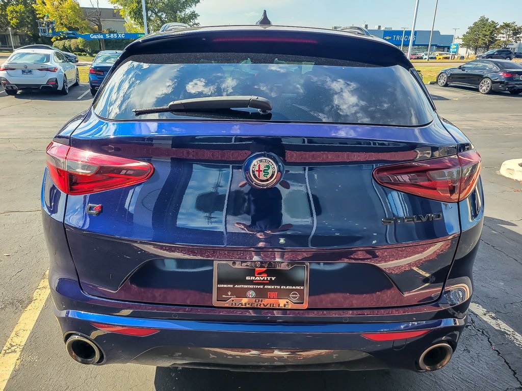 2021 Alfa Romeo Stelvio Ti photo 4
