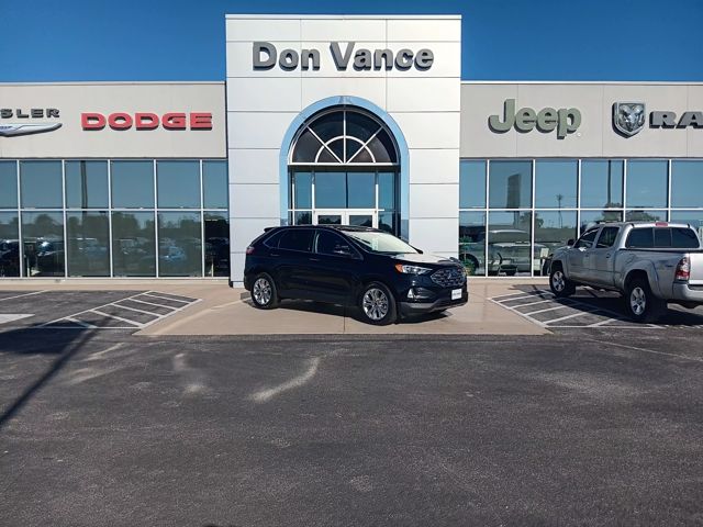 2024 Ford Edge Titanium's photo