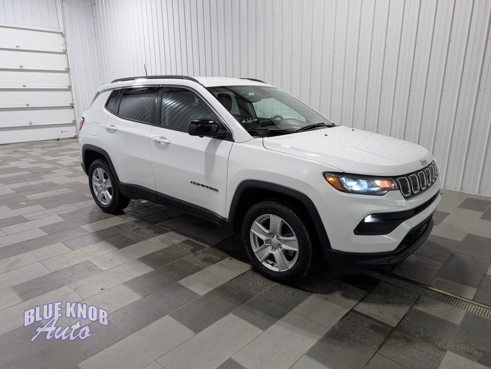 2022 Jeep Compass North Edition Latitude photo 2
