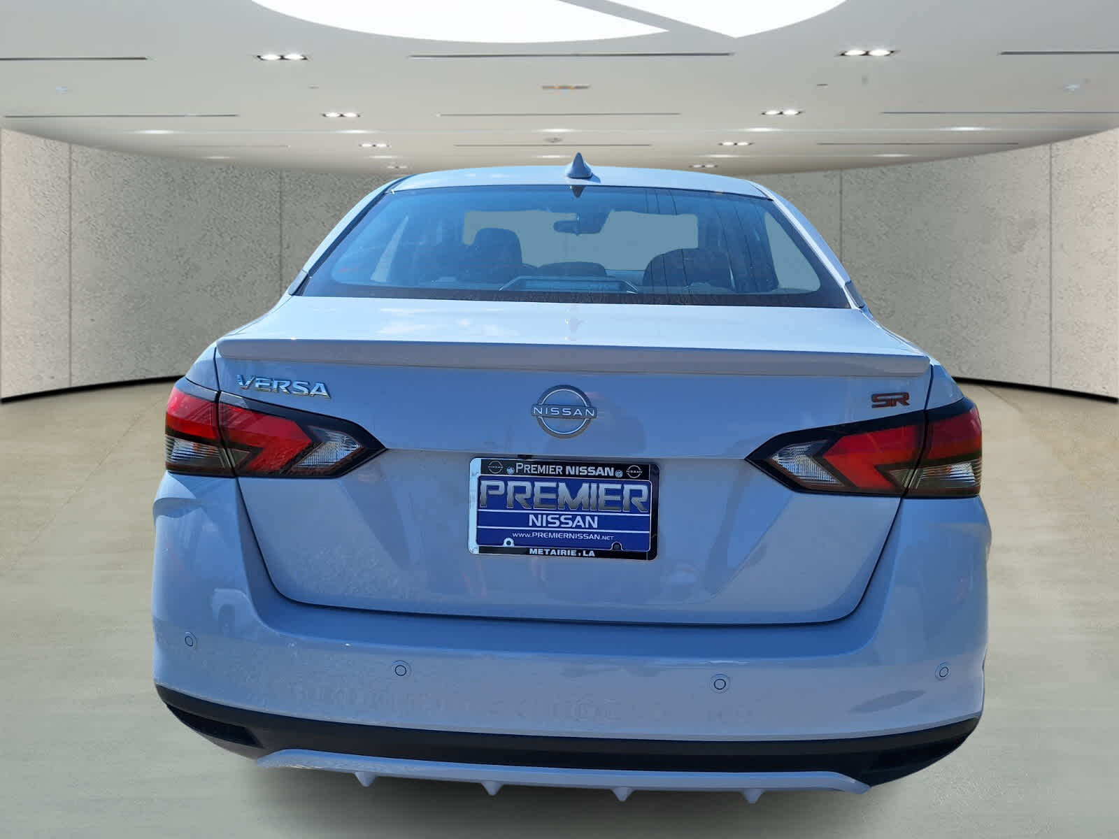 2025 Nissan Versa SR photo 4