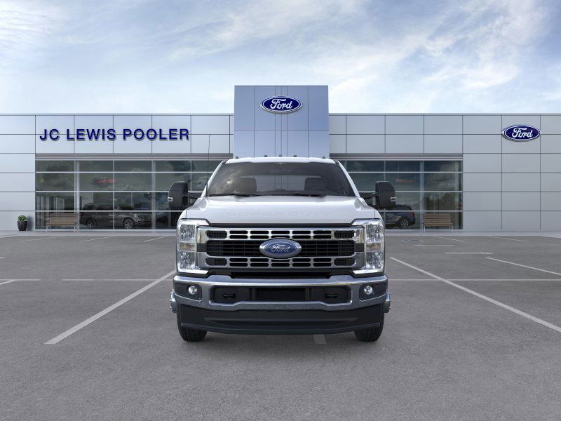 2026 Ford F-350 XLT photo 7