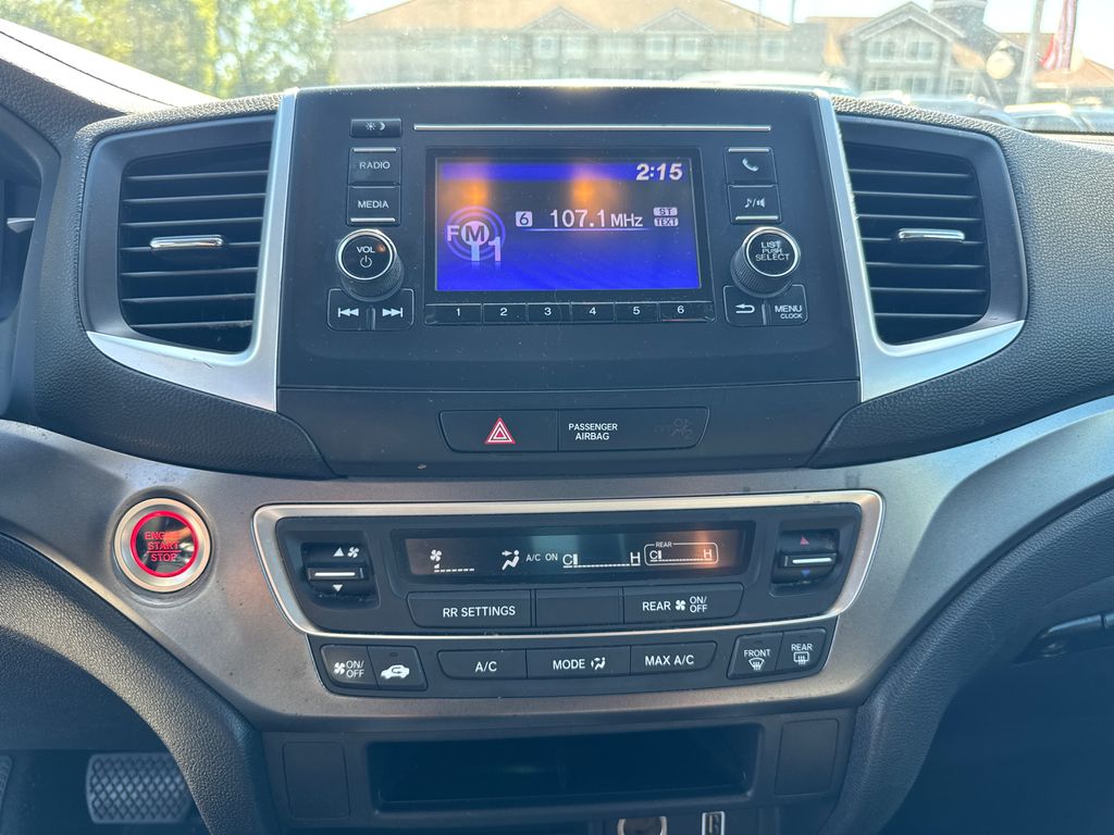 2019 Honda Pilot LX photo 28