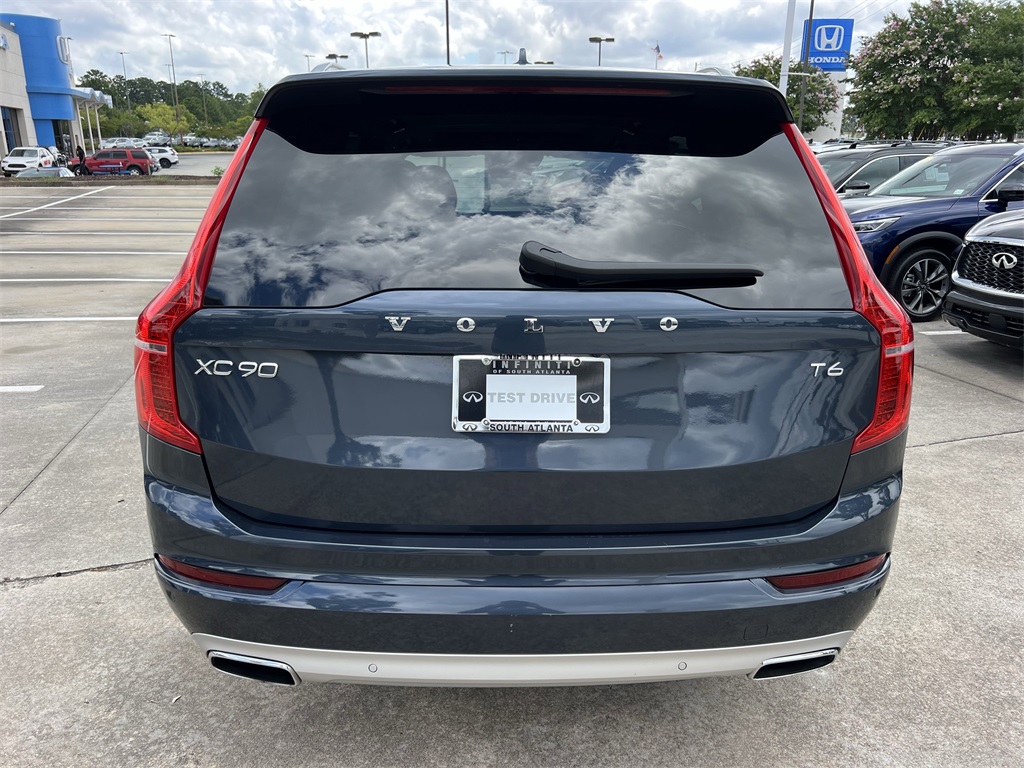 2021 Volvo XC90 T6 Momentum photo 2