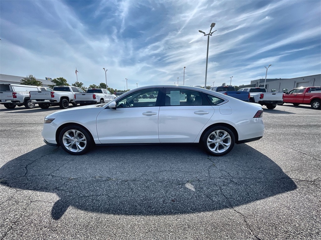 2023 Honda Accord LX photo 5