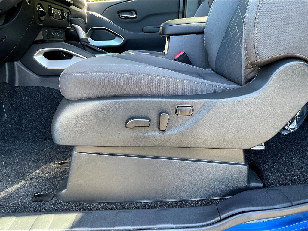 2025 Nissan Frontier SV photo 26