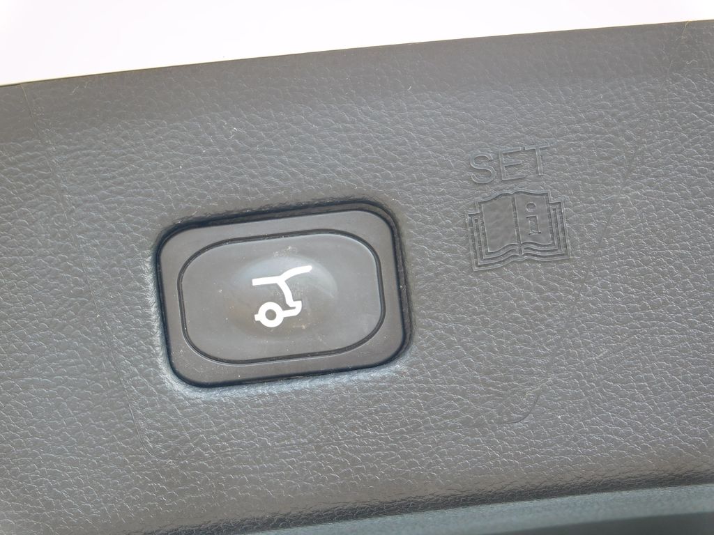 2022 Ford Edge SEL photo 17