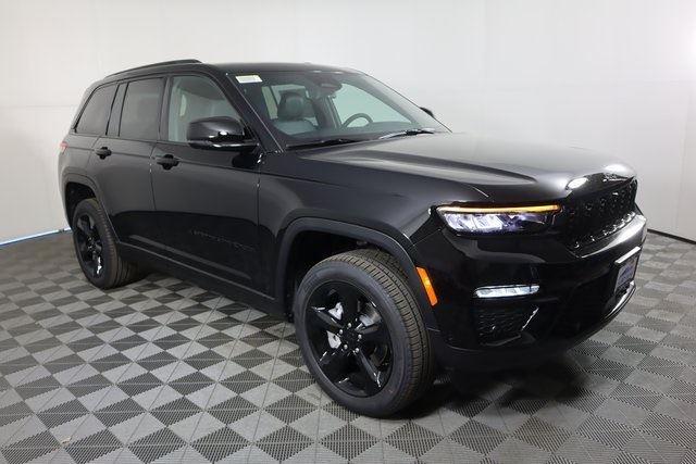 2025 Jeep Grand Cherokee Limited photo 2