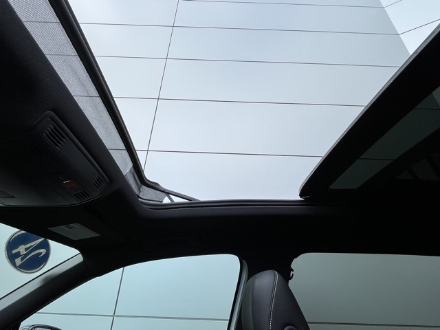 2024 Volkswagen Tiguan SE R-Line Black photo 8