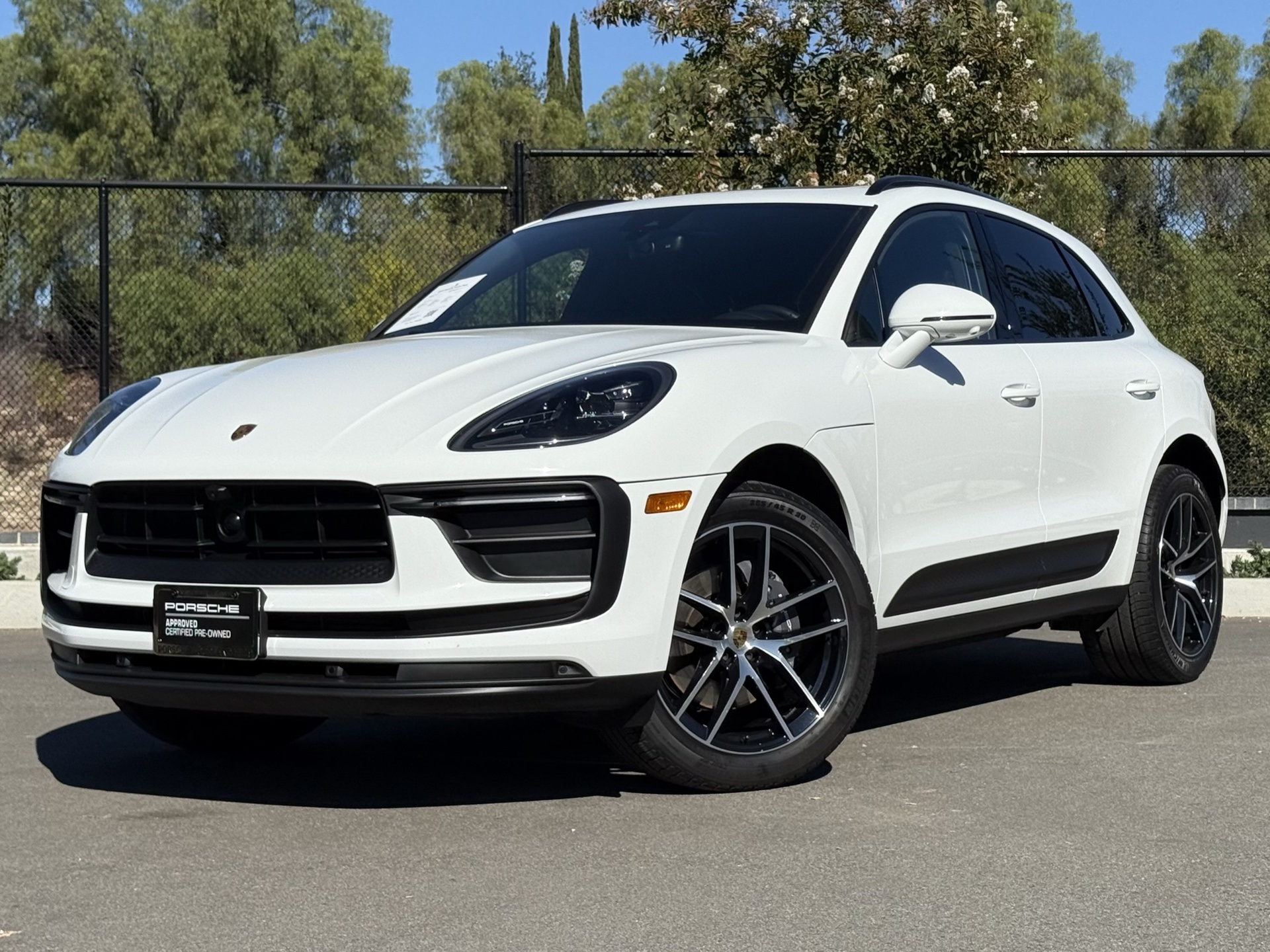 2024 Porsche Macan Base