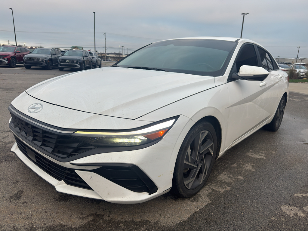 2024 Hyundai Elantra Limited photo 2