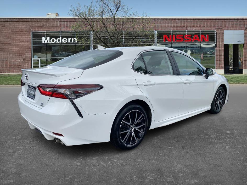 2024 Toyota Camry SE photo 4