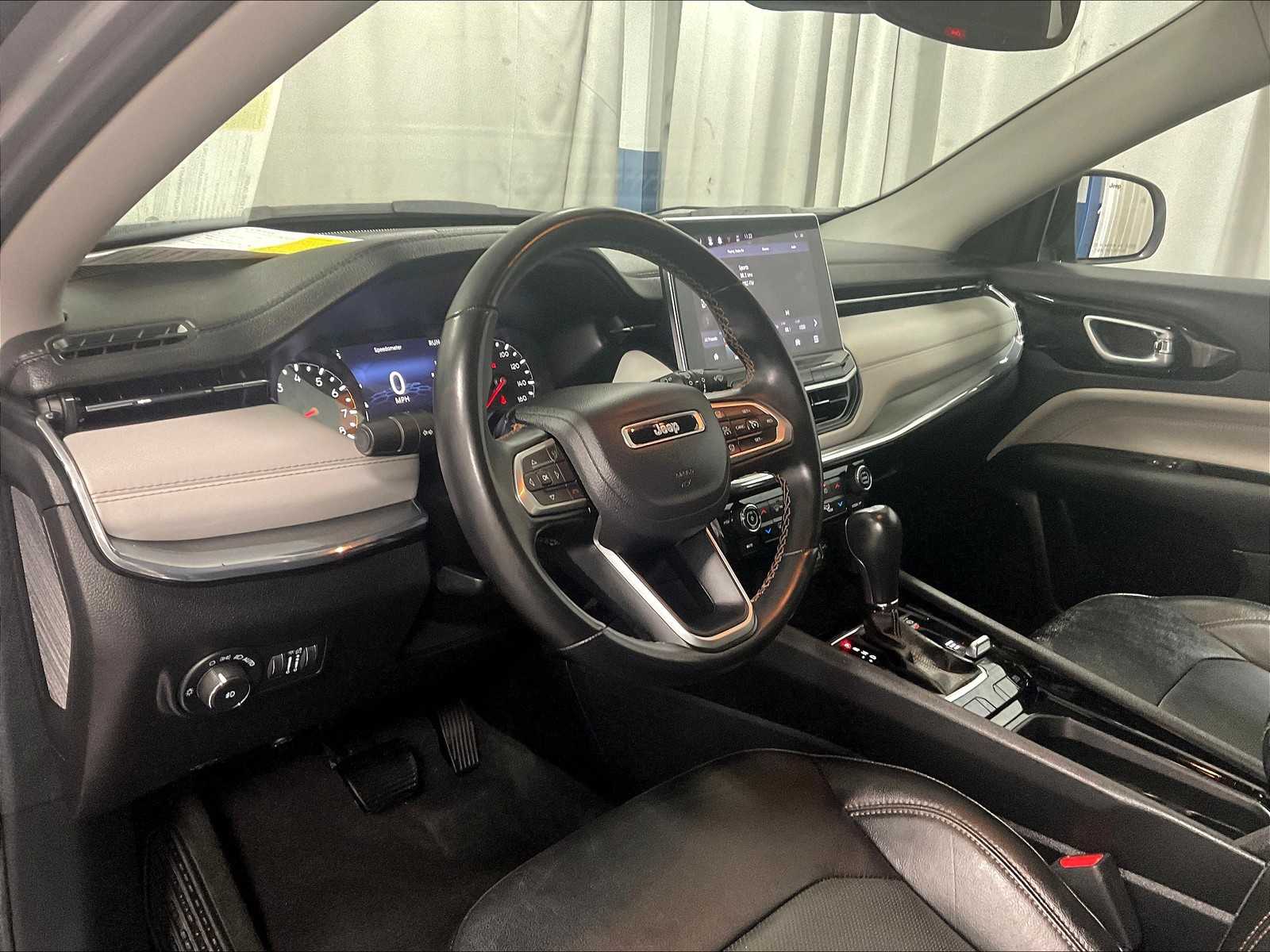 2022 Jeep Compass Limited photo 5