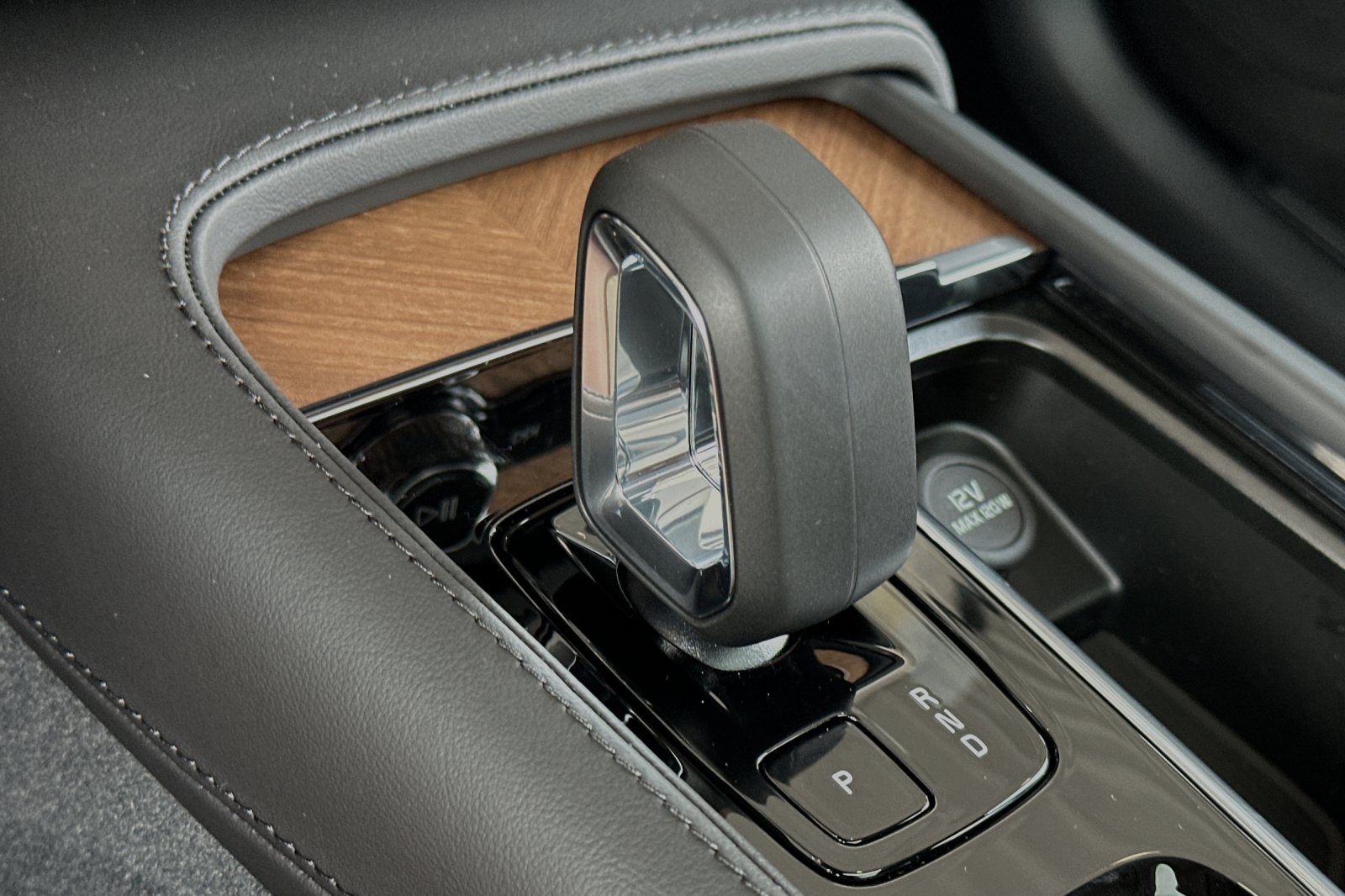 2025 Volvo XC90 Plus photo 22