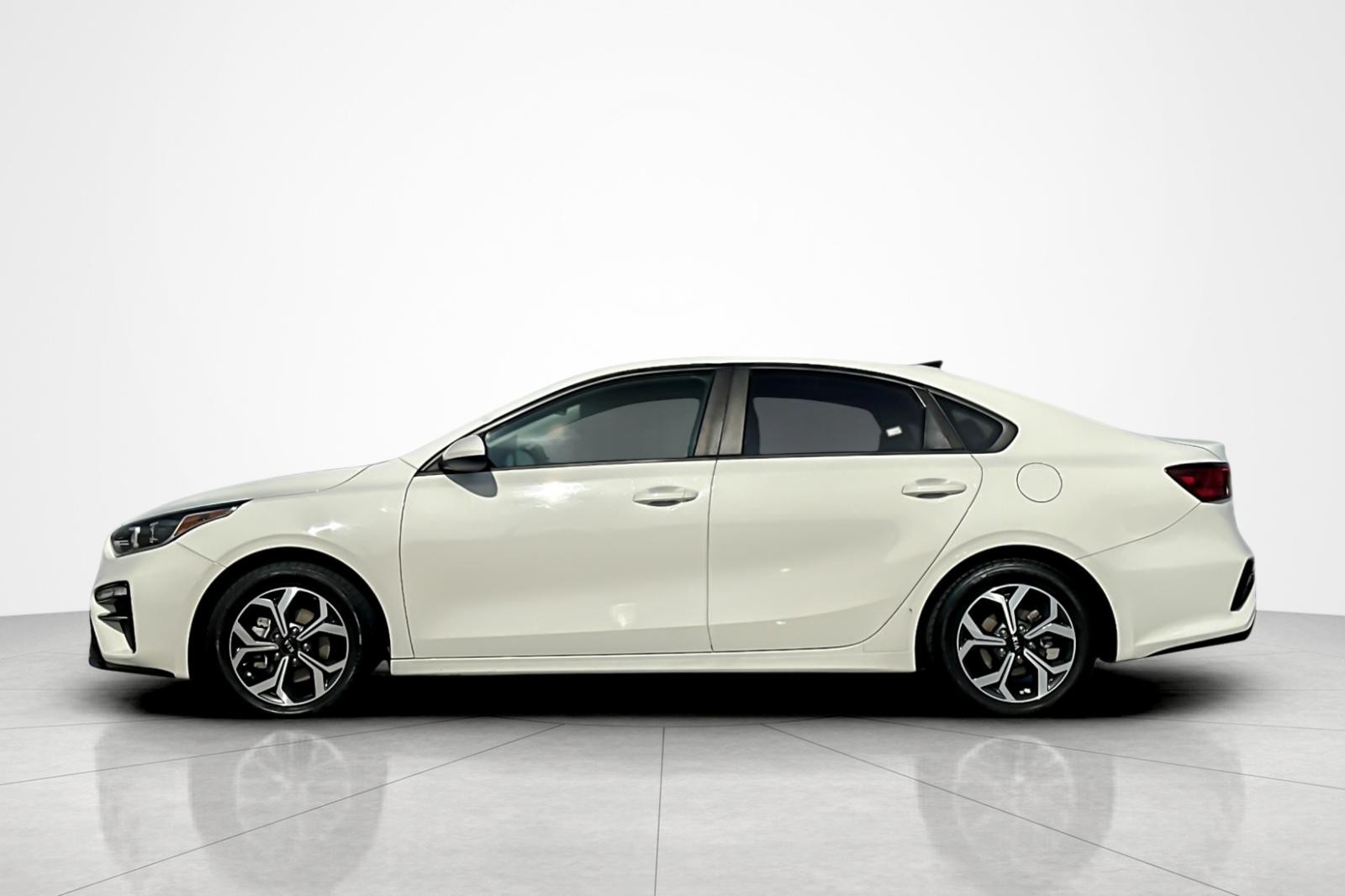 2019 Kia Forte LXS photo 2