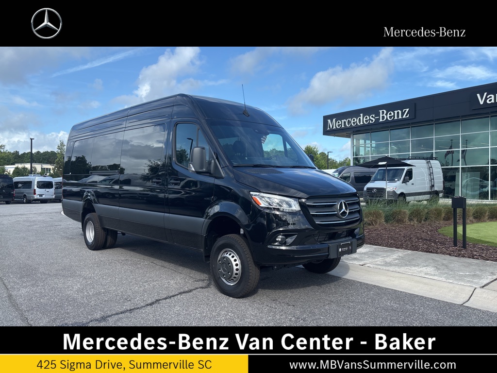 2024 Mercedes-Benz Sprinter Cargo Van Base's photo