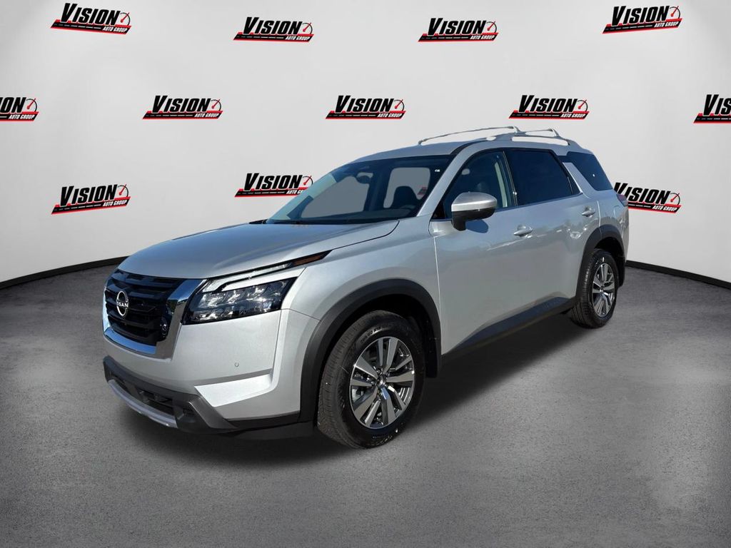 2025 Nissan Pathfinder SL's photo