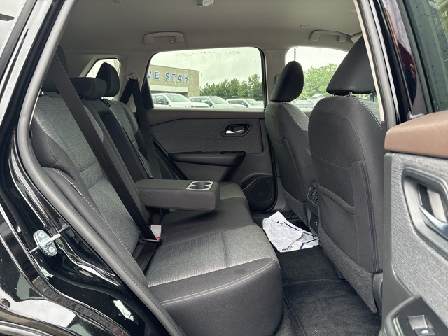 2023 Nissan Rogue SV photo 22
