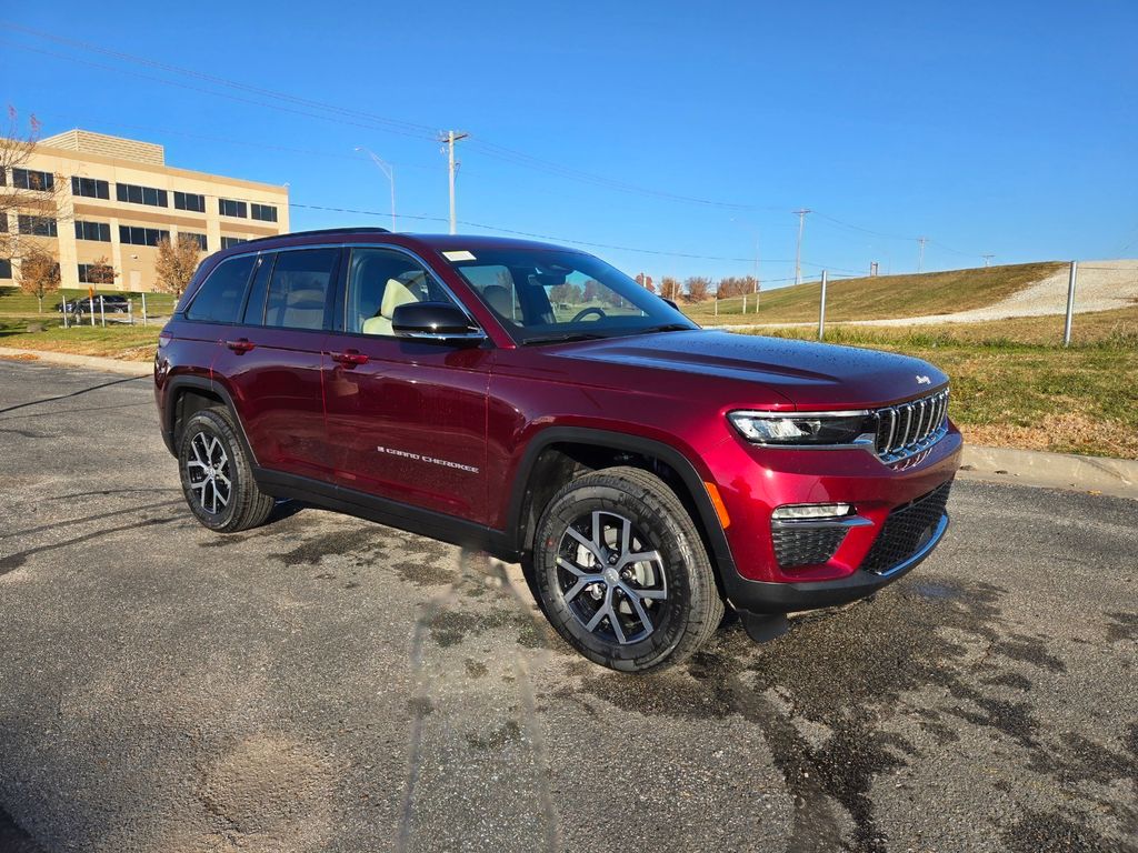 2025 Jeep Grand Cherokee Limited's photo