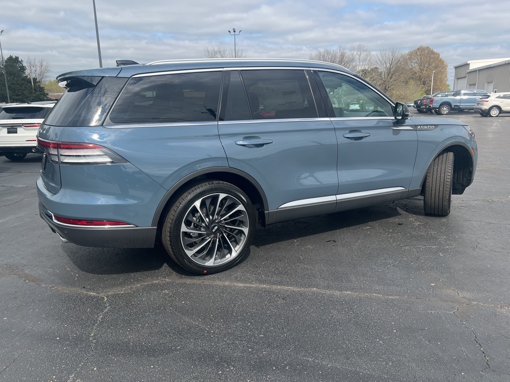 2025 Lincoln Aviator Reserve photo 13